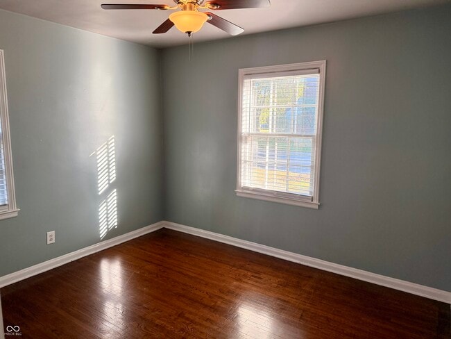 Building Photo - 1524 E 54th St