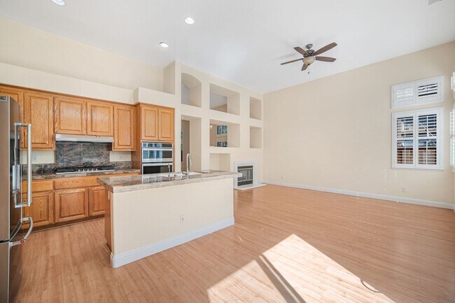 Building Photo - Highly Desirable Executive Home: 4 Bedrooms, 3 Bathrooms of Luxury Living
