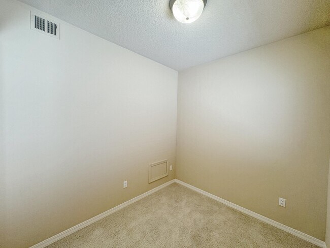 Building Photo - 4319 Summer Hill Ln NW