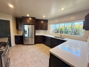 Building Photo - Spacious College Area Home with Garage and Backyard!