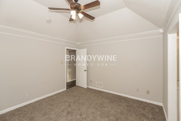 Building Photo - 5293 Shady Ridge Dr