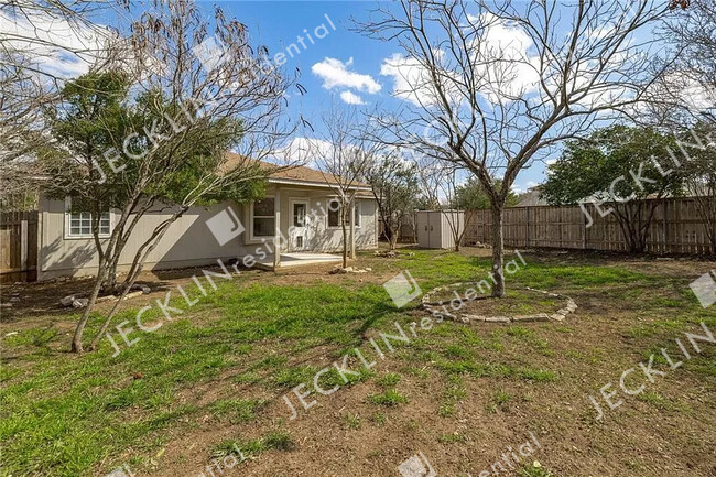 Building Photo - 1208 Dillon Lake Bend