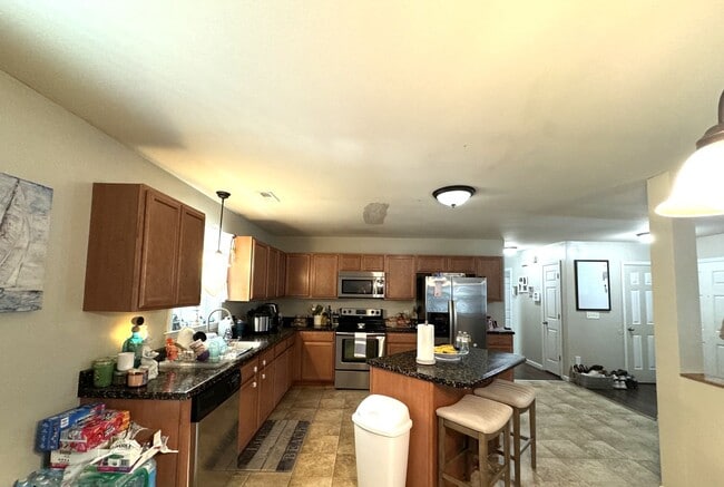 Building Photo - An adorable home within the City!