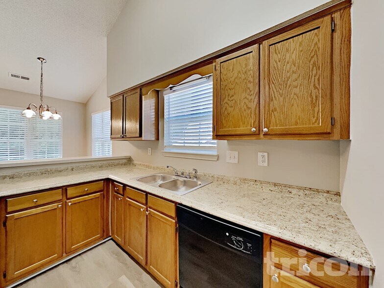 Building Photo - 7819 Bar Harbor Dr