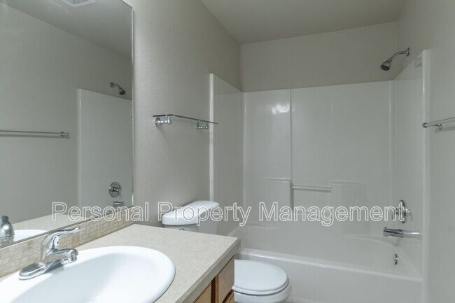 Building Photo - 2443 NW Norwood St