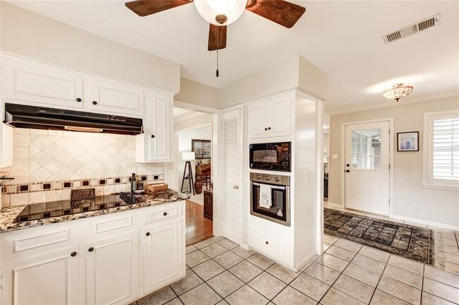 Building Photo - 2602 Briarbrook Dr
