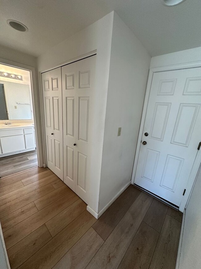 Building Photo - Beautiful 4 Bedroom, 2.5 Bath Tracy Home