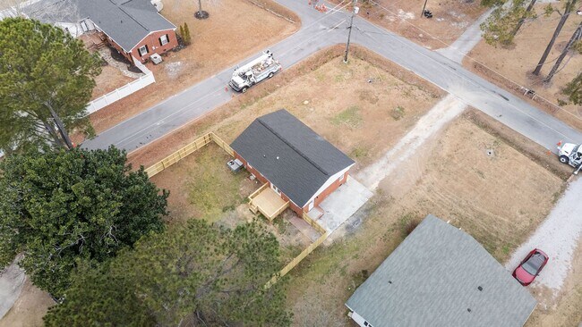 Building Photo - Cozy 3-Bedroom Ranch with Spacious Yard in Smithfield