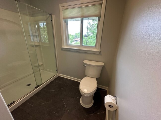 Building Photo - Fantastic Location!  Single-family house close to Upper Arlington and Riverside Hospital