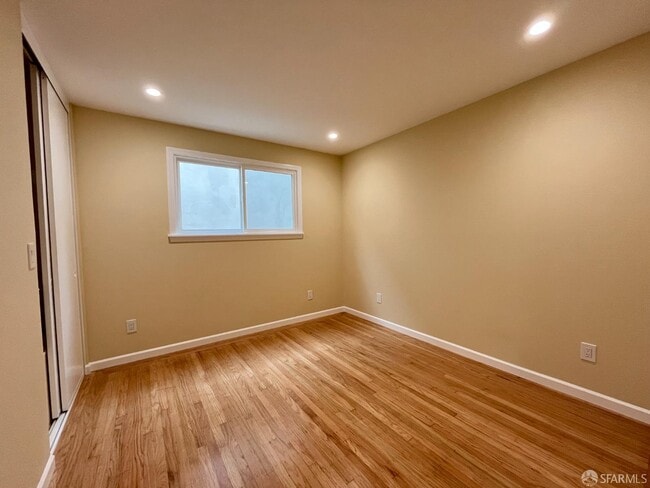 Building Photo - 21 Panorama Dr