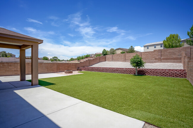Building Photo - 6451 Shiprock Ct NE