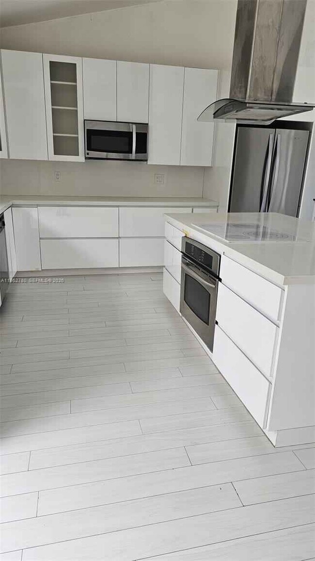 Building Photo - Southwest 93rd Avenue, Palmetto Bay, FL 33157 - 4 BR 2 BA single-family home