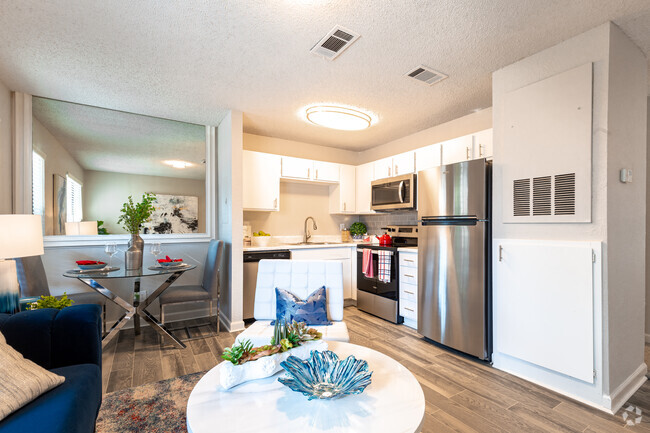 Living Room / Kitchen - Fielders Glen Apartments (OLD)