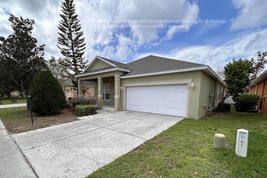 Building Photo - 809 James Way