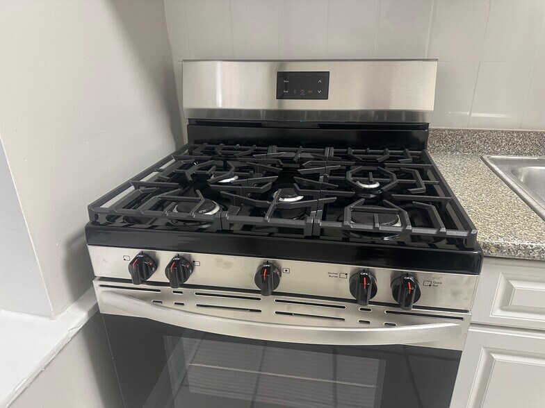 Building Photo - 328 61st St