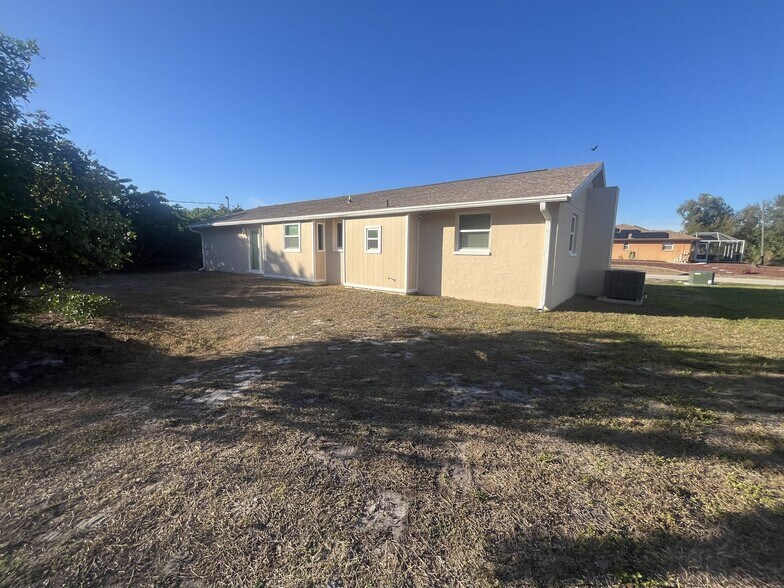 Building Photo - Updated 3-Bedroom Home with Granite Kitchen & One-Car Garage