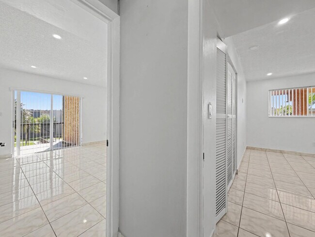 Building Photo - 8401 SW 107th Ave