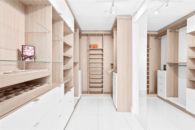 Building Photo - 92 SW 3rd St