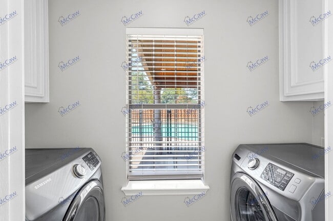 Building Photo - 606 Oak Ridge Dr