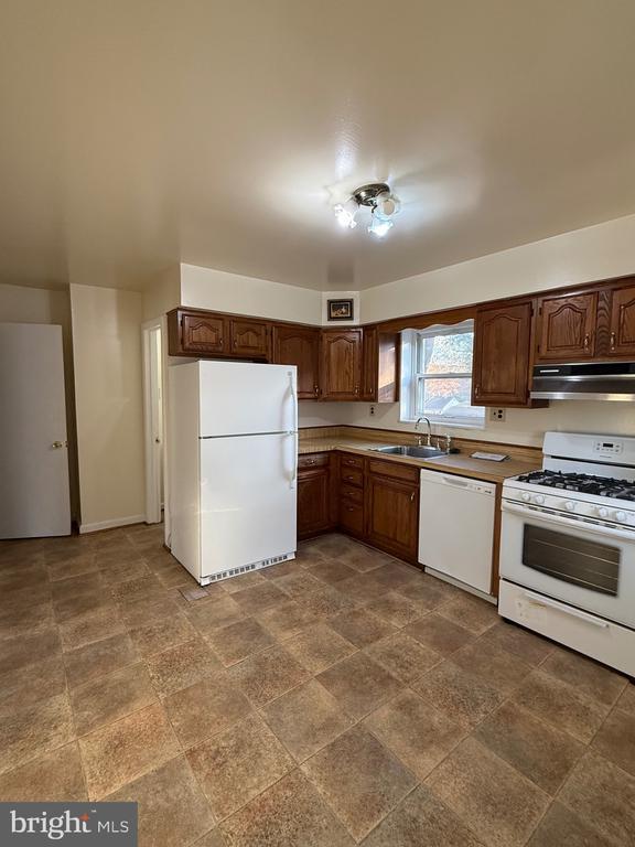 Building Photo - 5390 Taney Ave