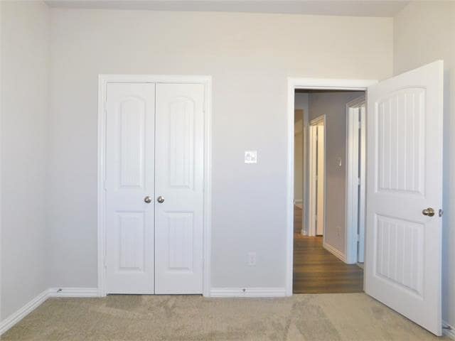 Building Photo - 3023 Cliffview Dr