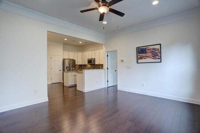 Building Photo - 104 Wellington Trce