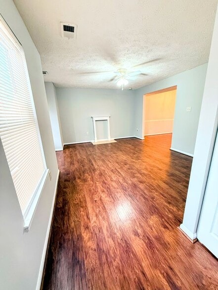 Building Photo - 4001 Bittern Ct