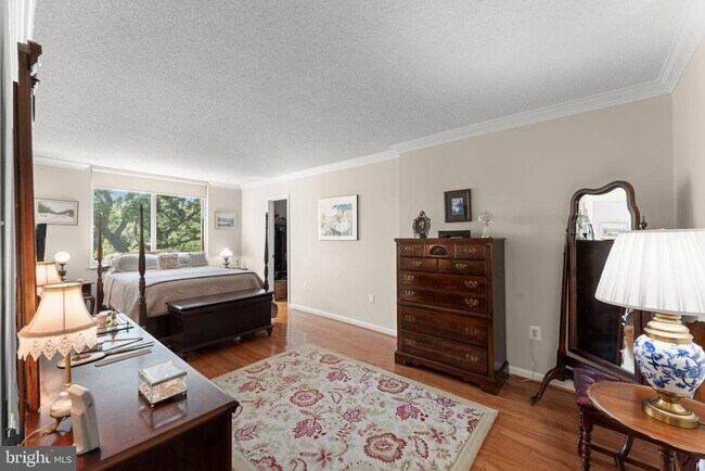 Building Photo - 1515 S Arlington Ridge Rd