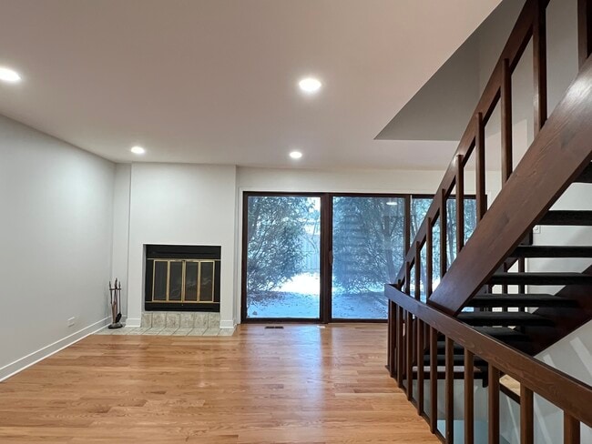 Building Photo - 1545 Winnetka Rd