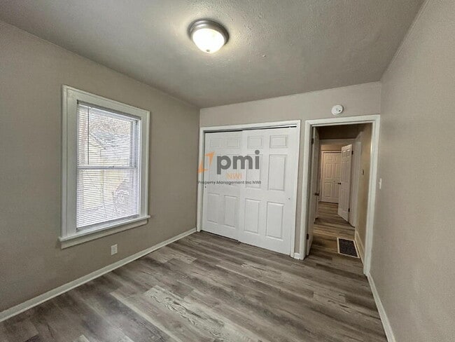 Building Photo - 106 Carter St