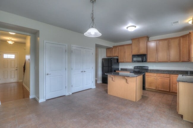 Building Photo - 2518 Broome St