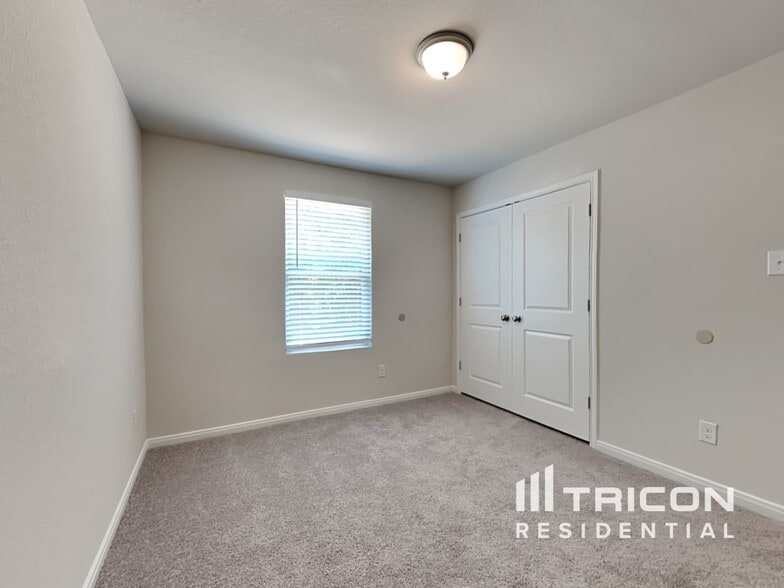 Building Photo - 10110 Cerritos dr