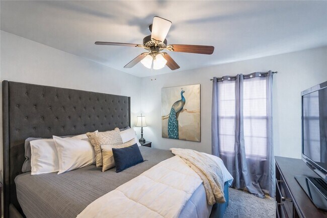 Building Photo - 1123 S Tottenham Ct