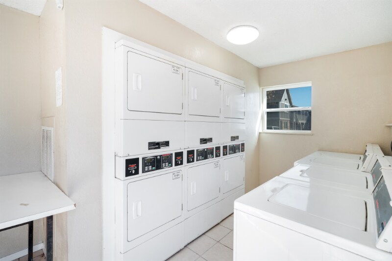 Building Photo - 2835 Villa Creek Dr