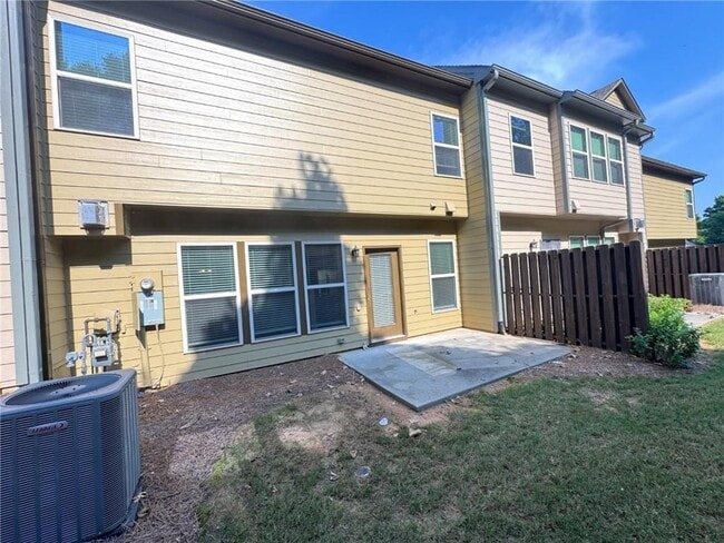 Building Photo - 4140 Madison Bridge Dr