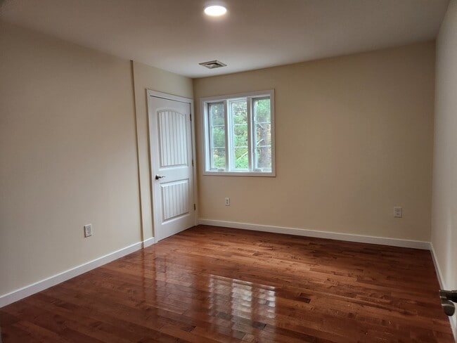 Building Photo - 157 Ball Pond Rd