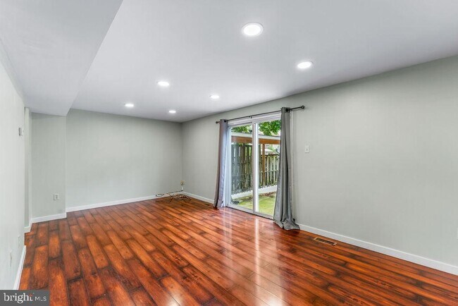 Building Photo - 10304 Nightmist Ct
