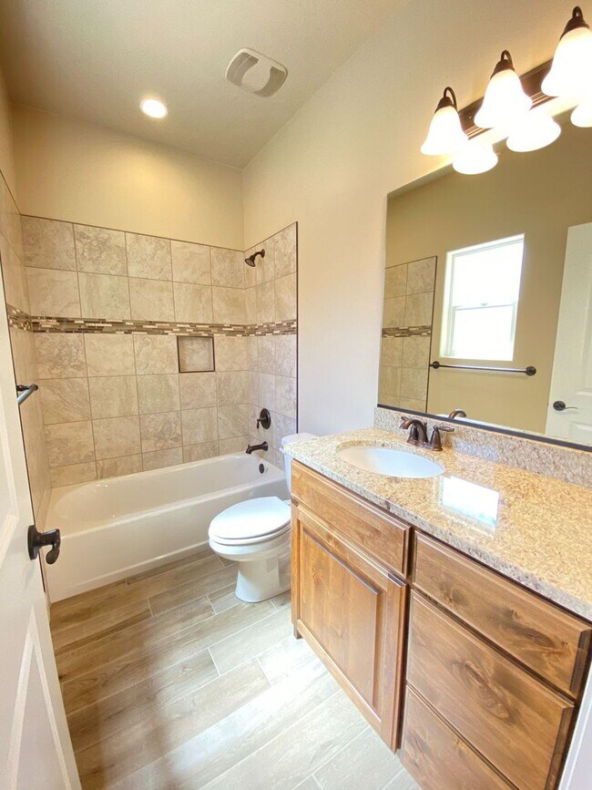Building Photo - 3 Bed 2 Bath Home in Hurricane