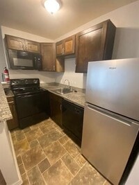 Building Photo - 9837 Walnut St