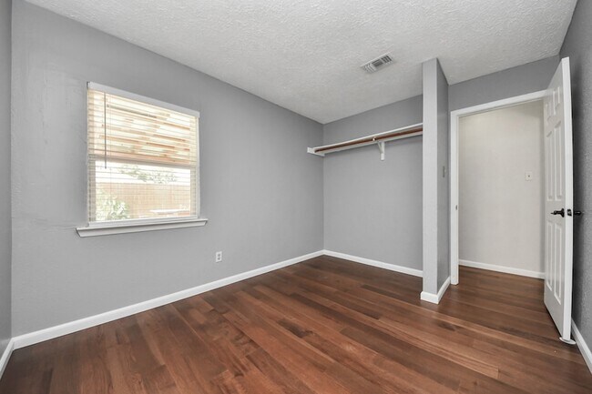 Building Photo - 9211 Autumn Harvest Dr