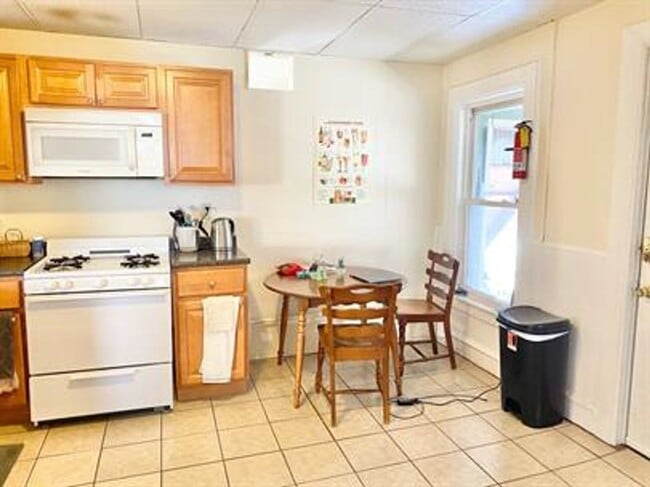 Building Photo - 54 Intervale Ave