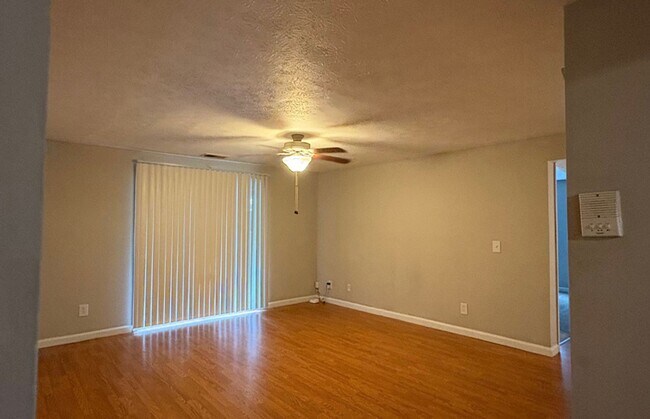 Building Photo - 525 Lowell Ave