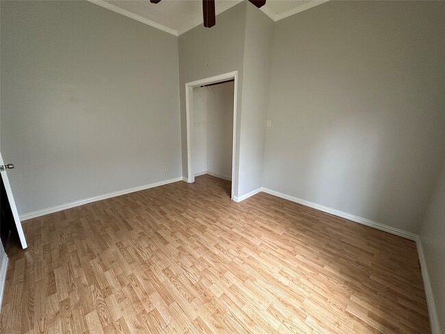 Building Photo - 2324 Gentry St