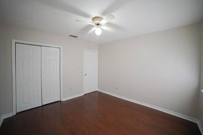 Building Photo - 2739 W Tharpe St