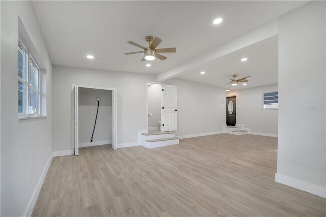 Building Photo - 7043 Carlene Dr