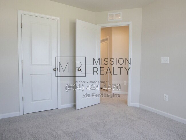 Building Photo - 8756 Whitman Dr