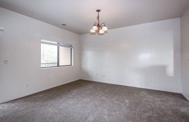 Building Photo - 3 bed 3 bath Townhome in Boulder Park