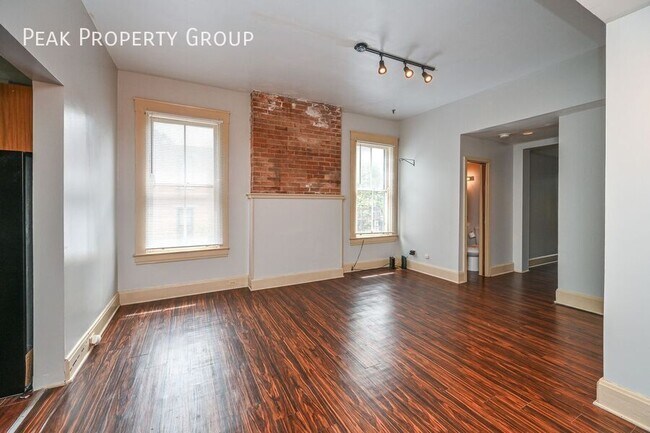 Building Photo - 32 E Hollister St