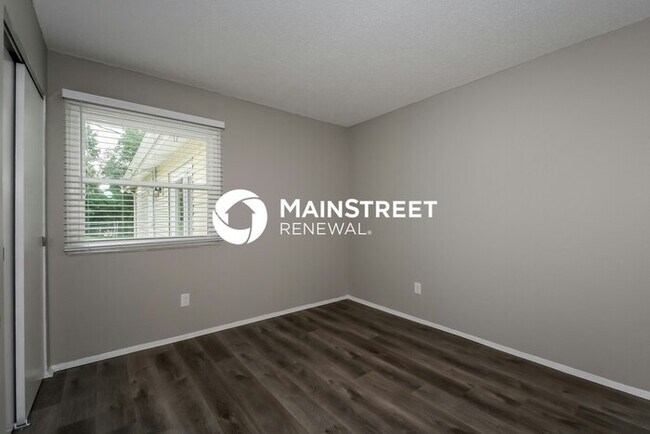 Building Photo - 3 Bedroom Pet-Friendly Home in St. Louis, MO with Main Street Renewal