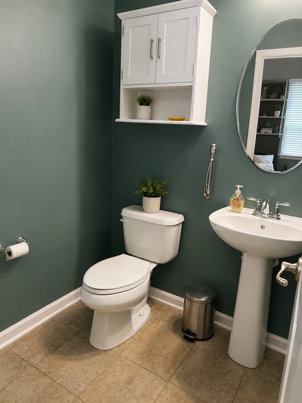 Powder room - 4502 Fait Ave